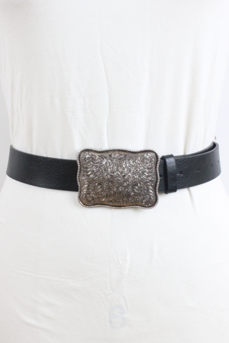 cassidy square buckle belt – black