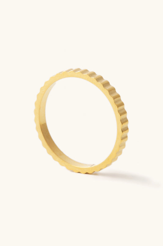 dylan ridged band ring