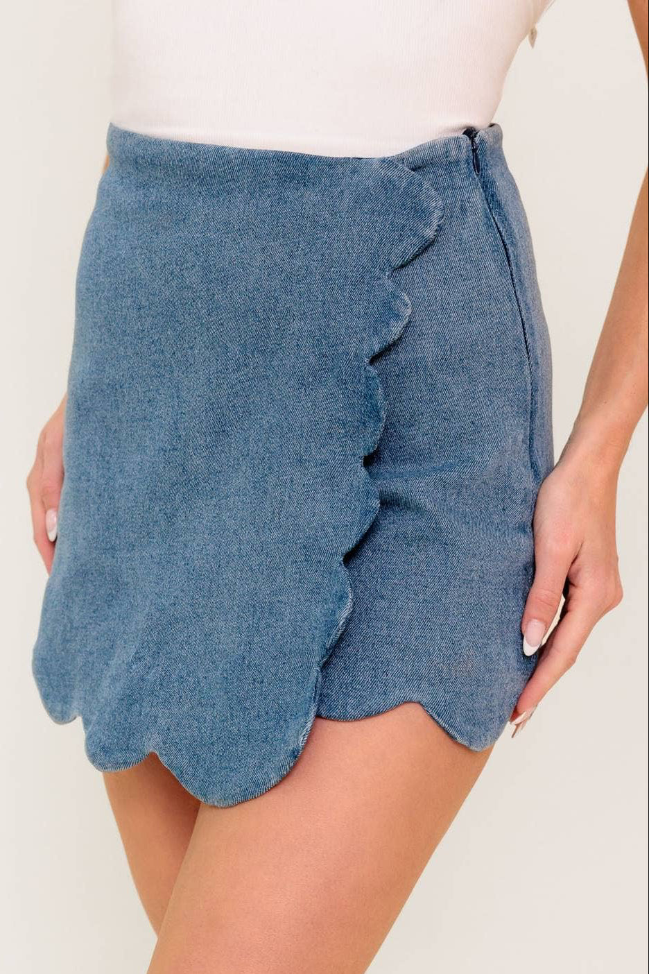raya skort - light wash