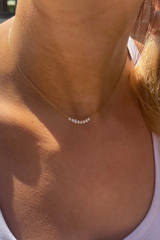 nina dainty pearl necklace - gold