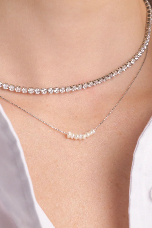 nina dainty pearl necklace - silver