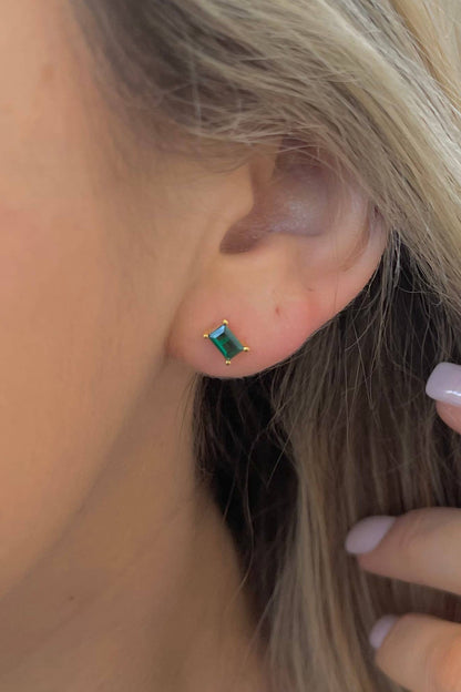 emerald stud earrings