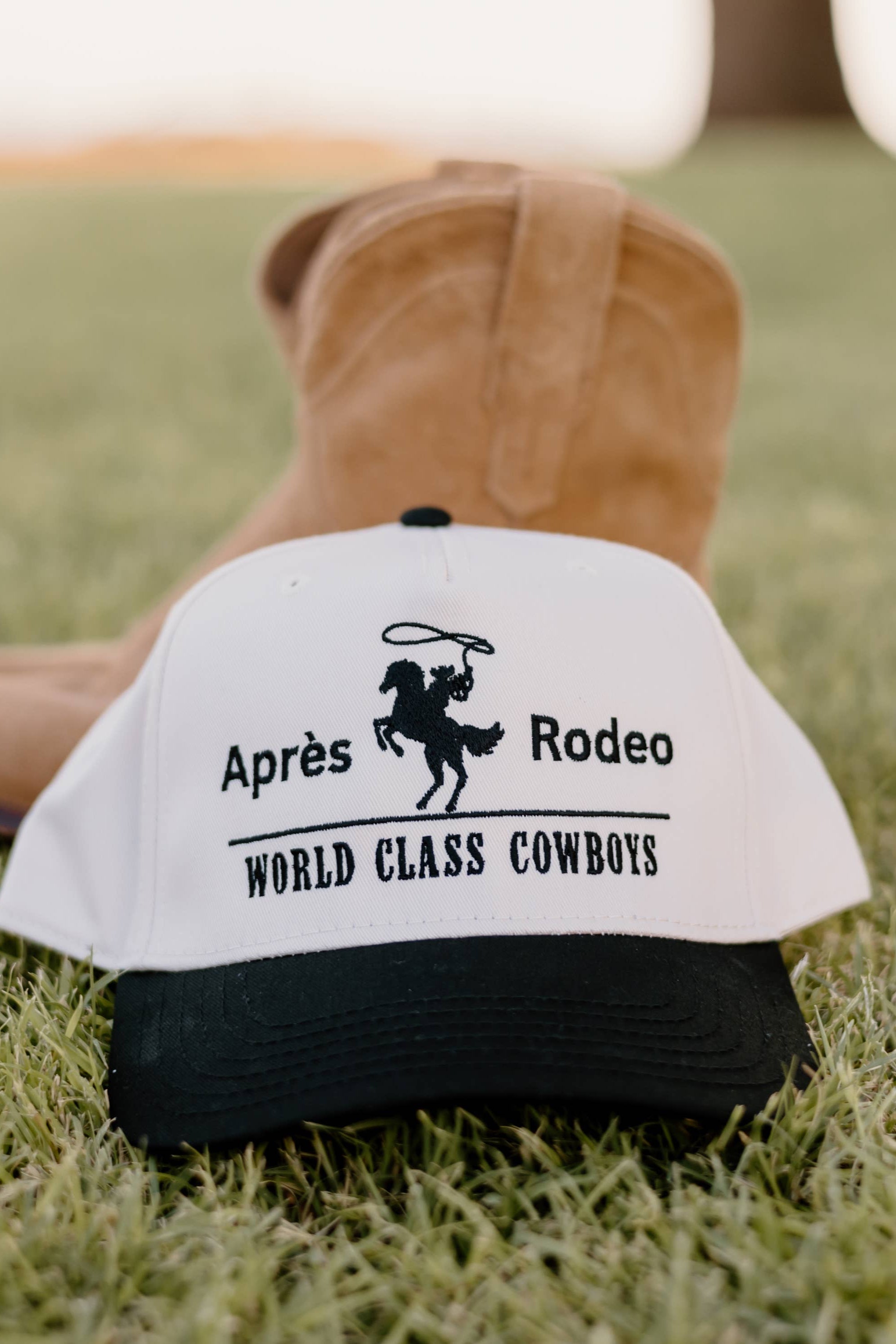 aprés rodeo two tone hat