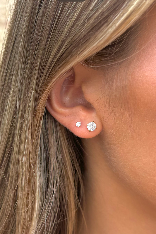 emily studs - round cut