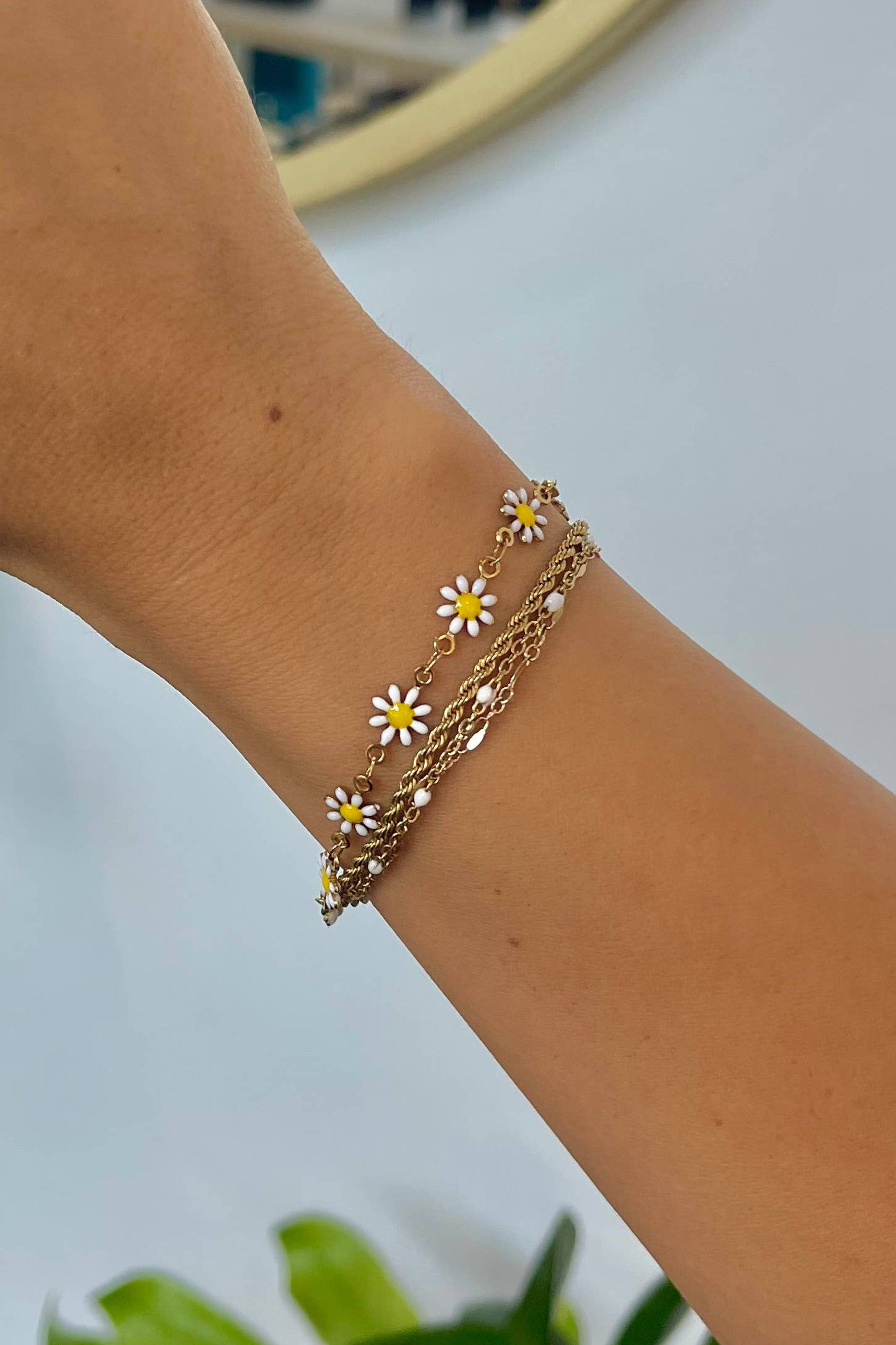 daisy bracelet - white