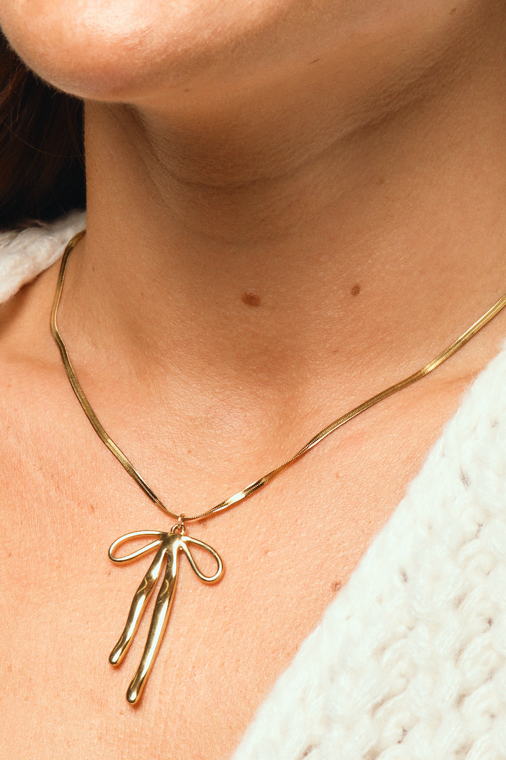 delaney bow necklace - gold