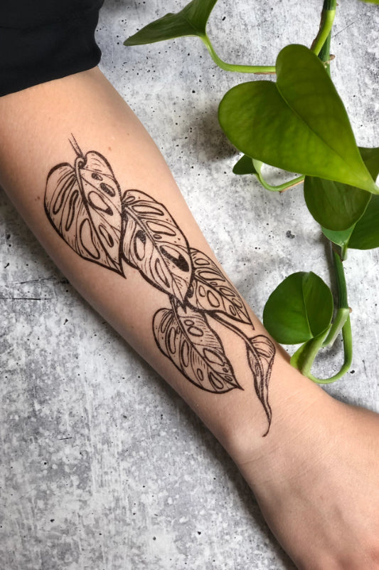 Philodendron tattoo TechnicolorCourtney | Mom tattoos, Plant tattoo, Flower  tattoos
