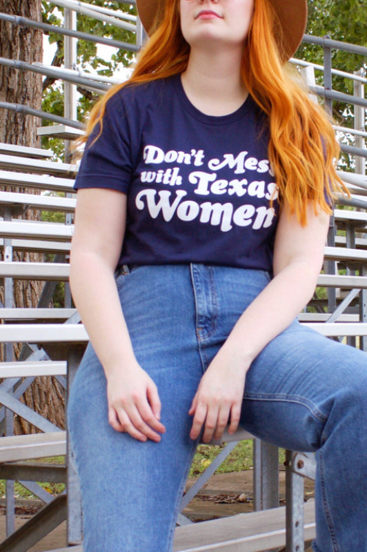don't mess with texas women tee - navy